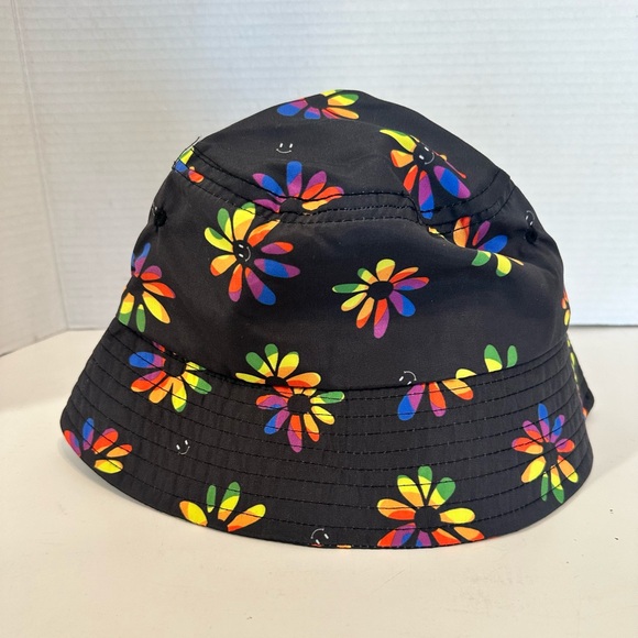 Claire’s Rainbow Daisy Black Bucket Hat Ladies Smiley Faces Fun Happy One Size - Picture 3 of 10